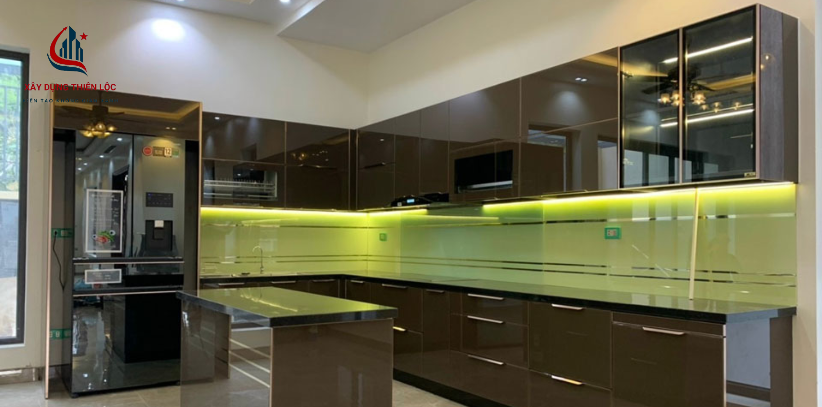 Giá thi công tủ bếp inox cánh kính Hoàng Quốc Việt - Cầu Giấy: Báo giá và những yếu tố ảnh hưởng